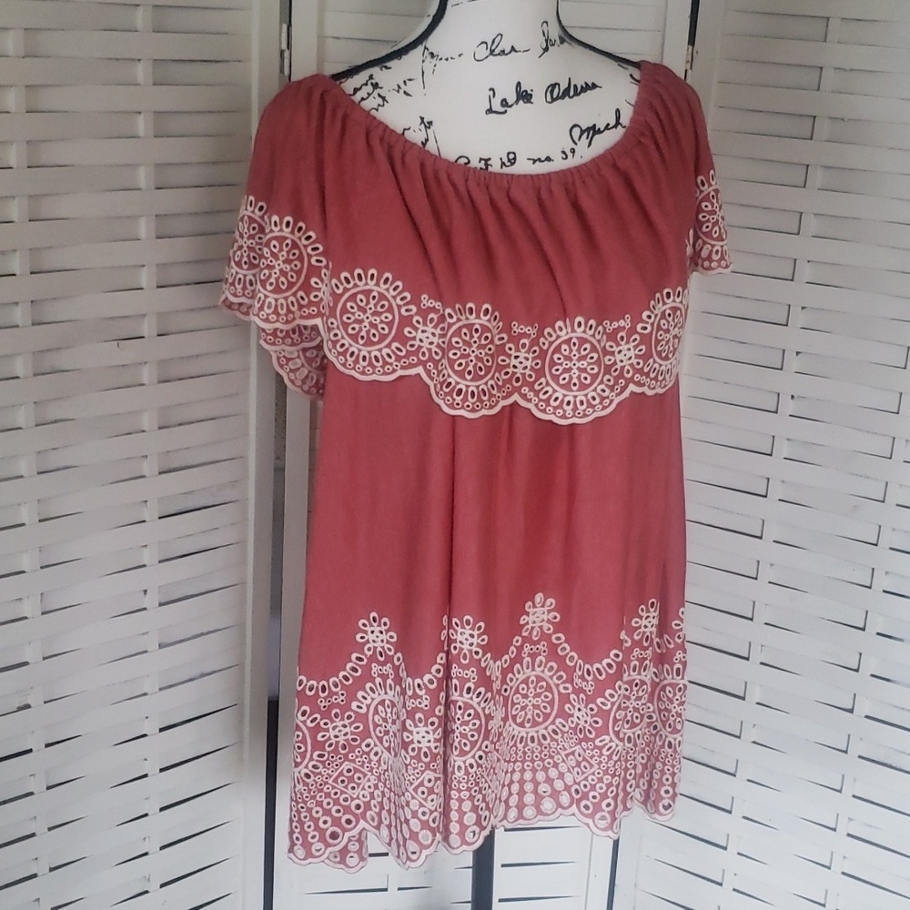 Fever new embroidery off shoulder top 2X pink